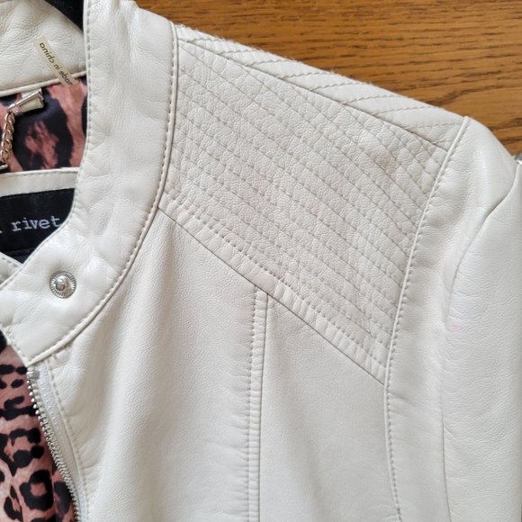 Cream colored Leather coat - Picture 2 of 7